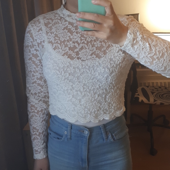 Lace crop top - Picture 1 of 2